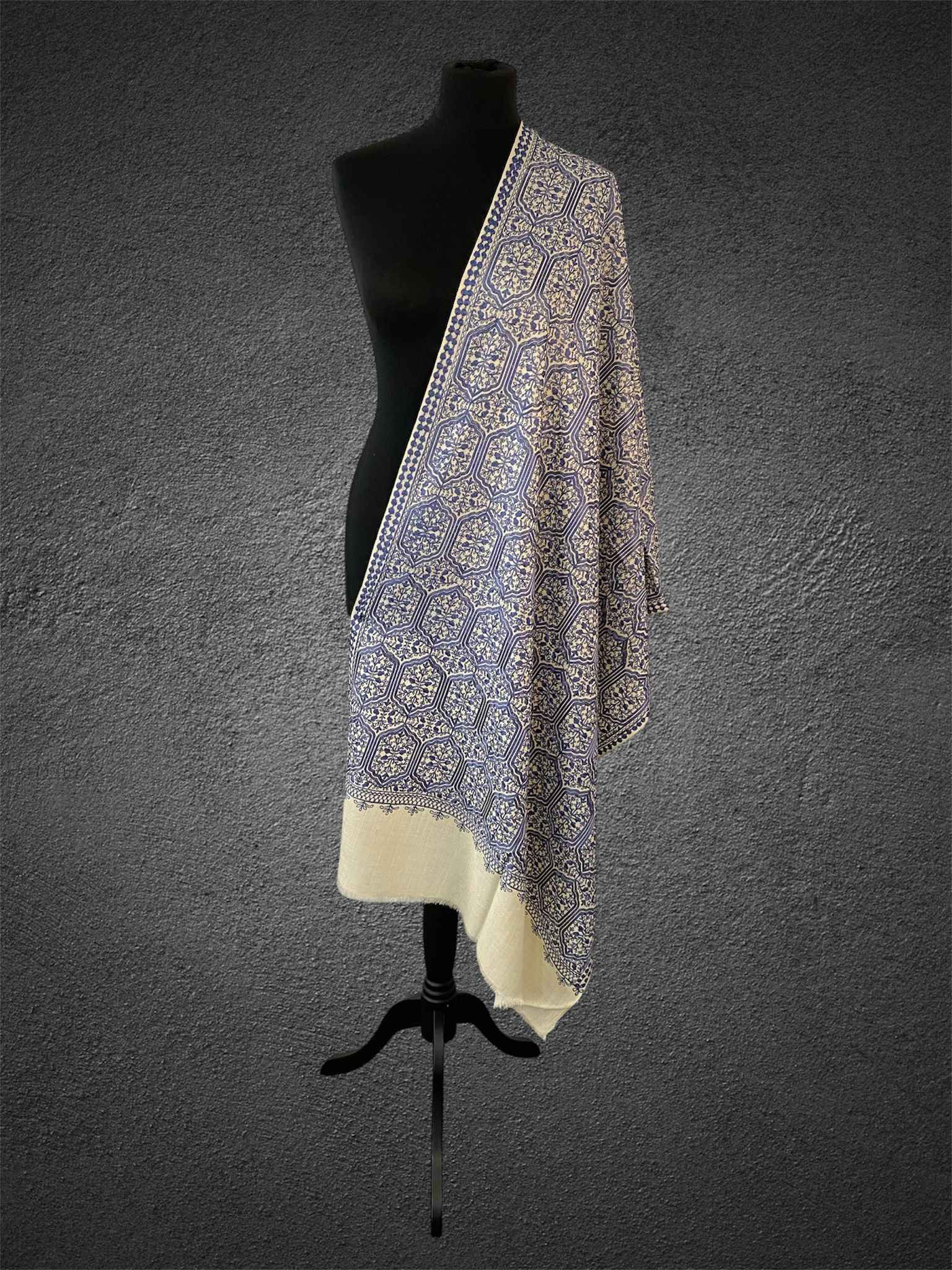 Luxury Hexagonal Jaal Design Silk Thread Embriodery Pashmina Stole