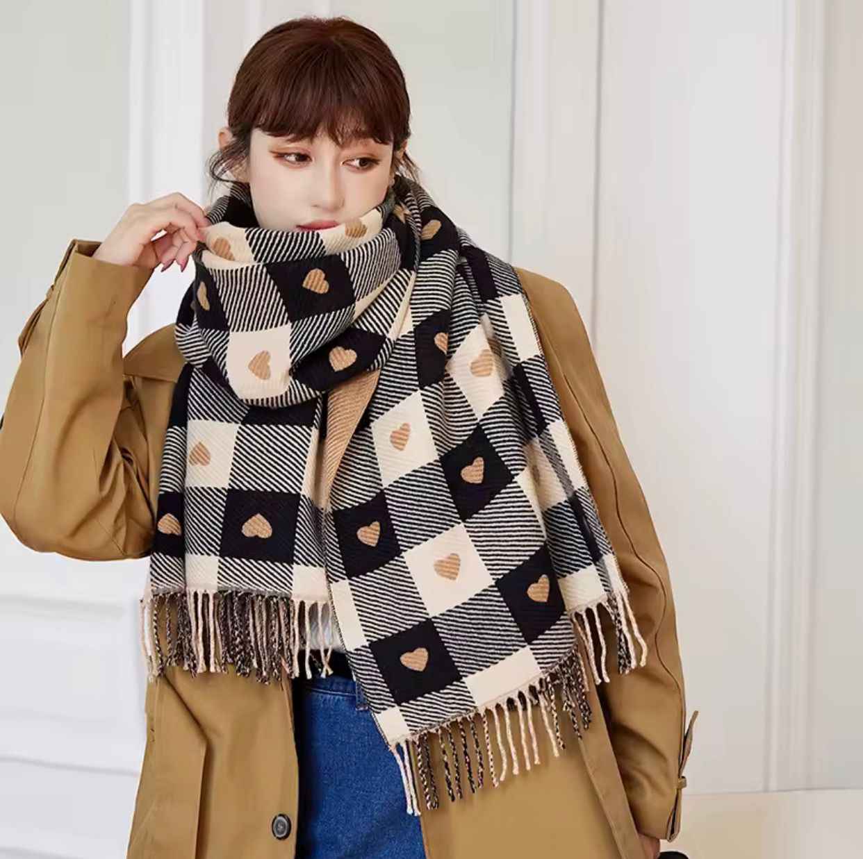 Women’s Wool Cashmere Scarf – Black & Beige Checkered Heart Pattern Winter Scarf