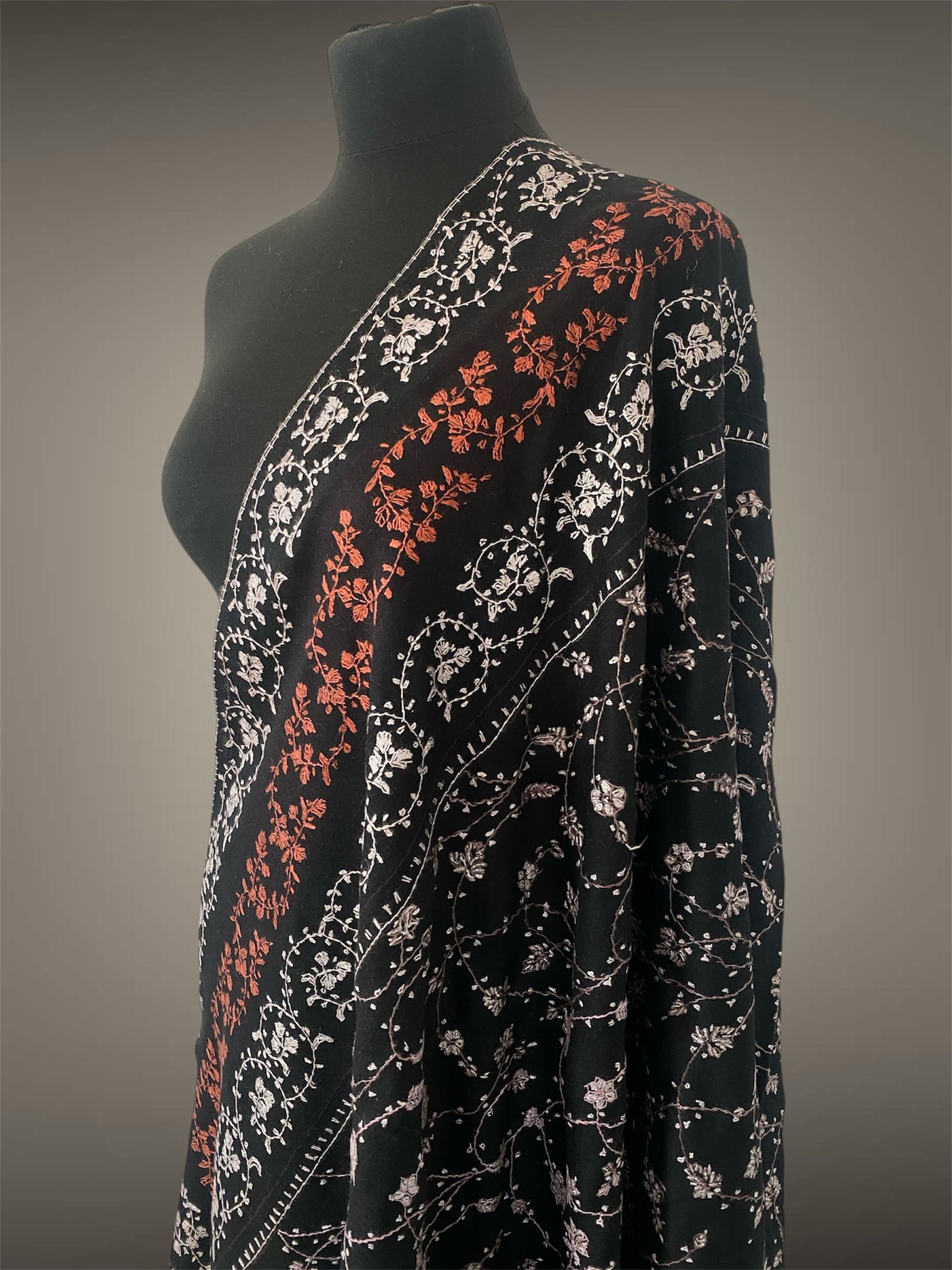 Luxury Black Heritage Toosh Pashmina | All-Over Hand-Needle Sozni Jaal - LoomFable