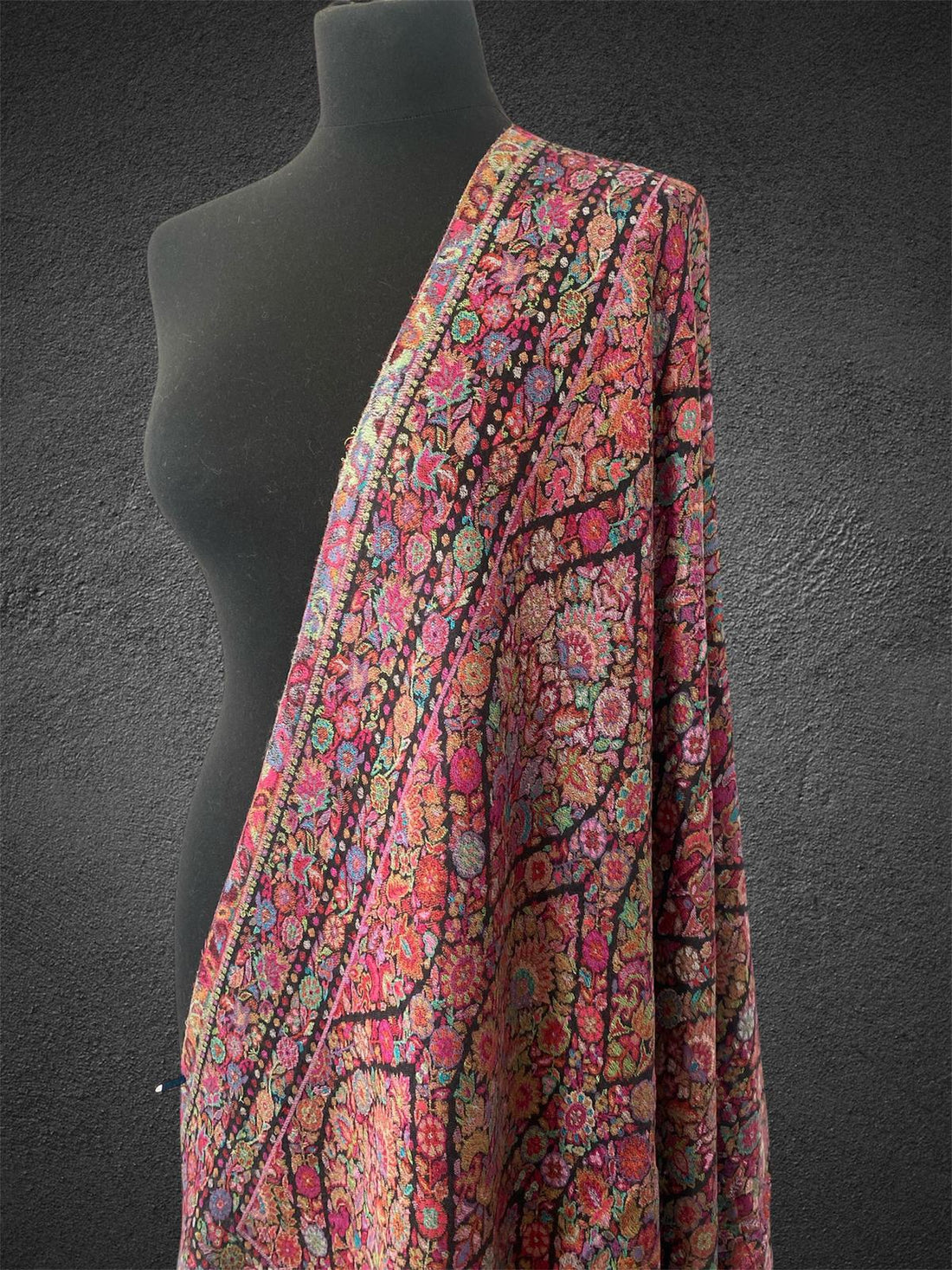 Luxury Midnight Garden Kani Handloom Shawl | All-Over Floral Jamawar - LoomFable