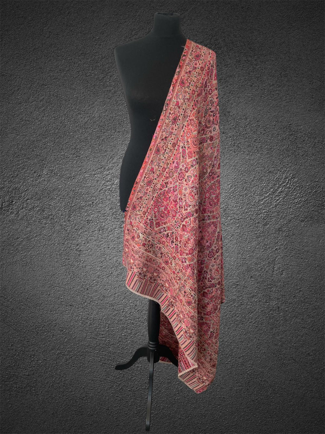 Luxury Blushing Petals Kani Handloom Shawl | All-Over Floral Jamawar - LoomFable