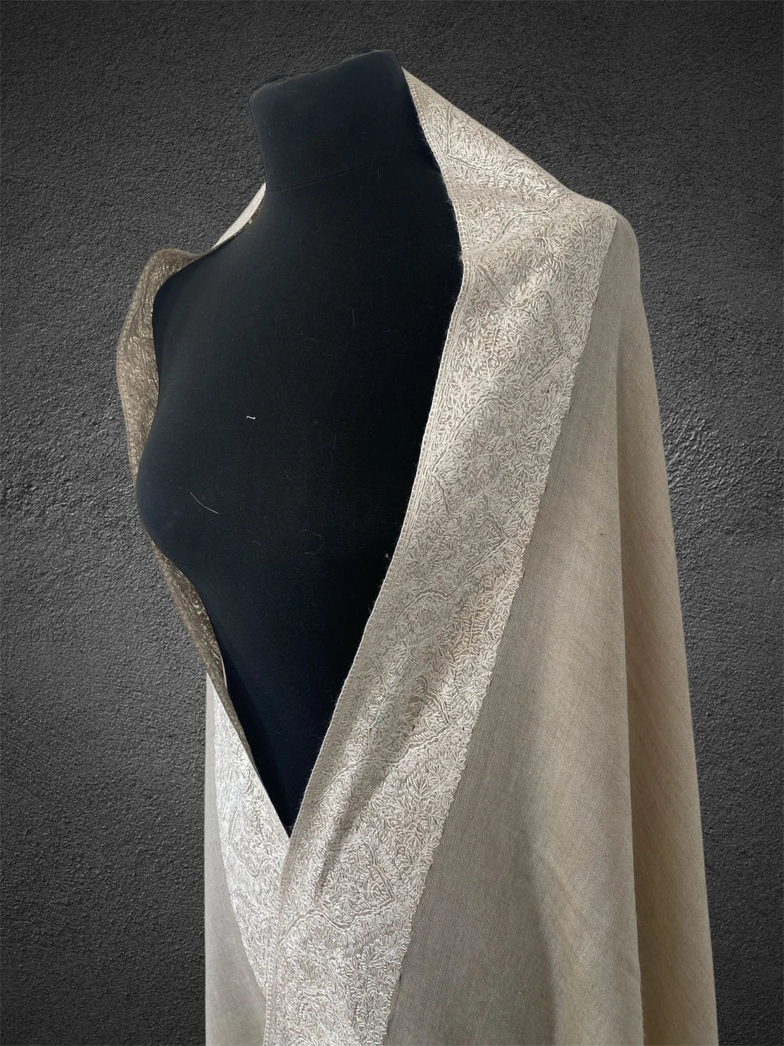 Luxury Ivory Radiance Toosh Pashmina Shawl | One Color Sozni Hand-Needlework - LoomFable